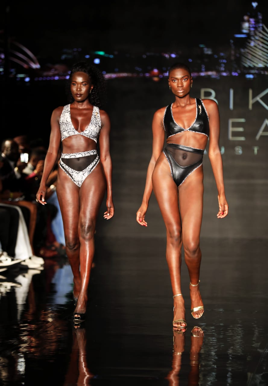 Hola! Magazine Design Feature Art Hearts Fashion